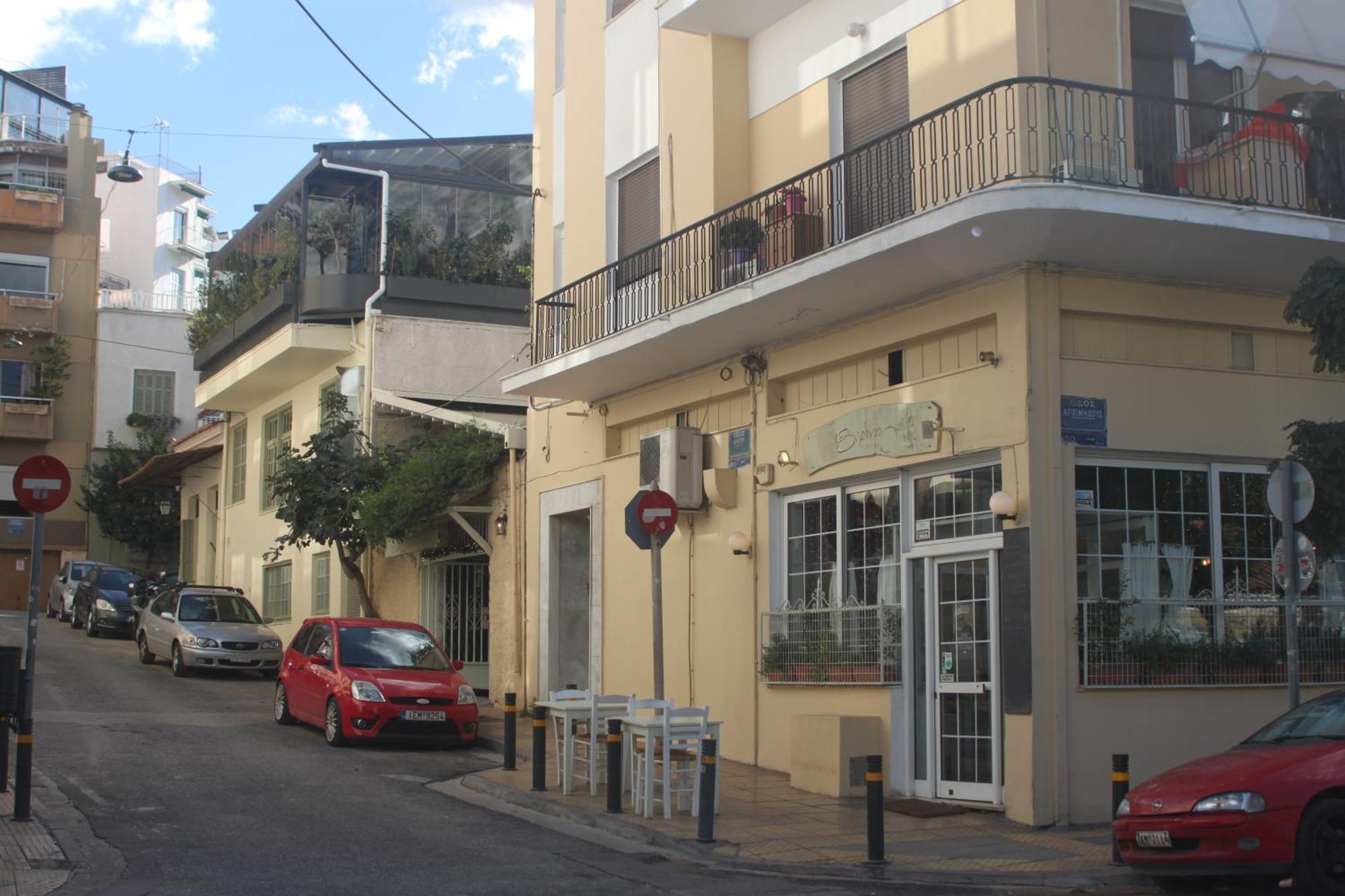 "Under The Olive Tree"- Beautiful Apartment In The Heart Of Atenas Exterior foto
